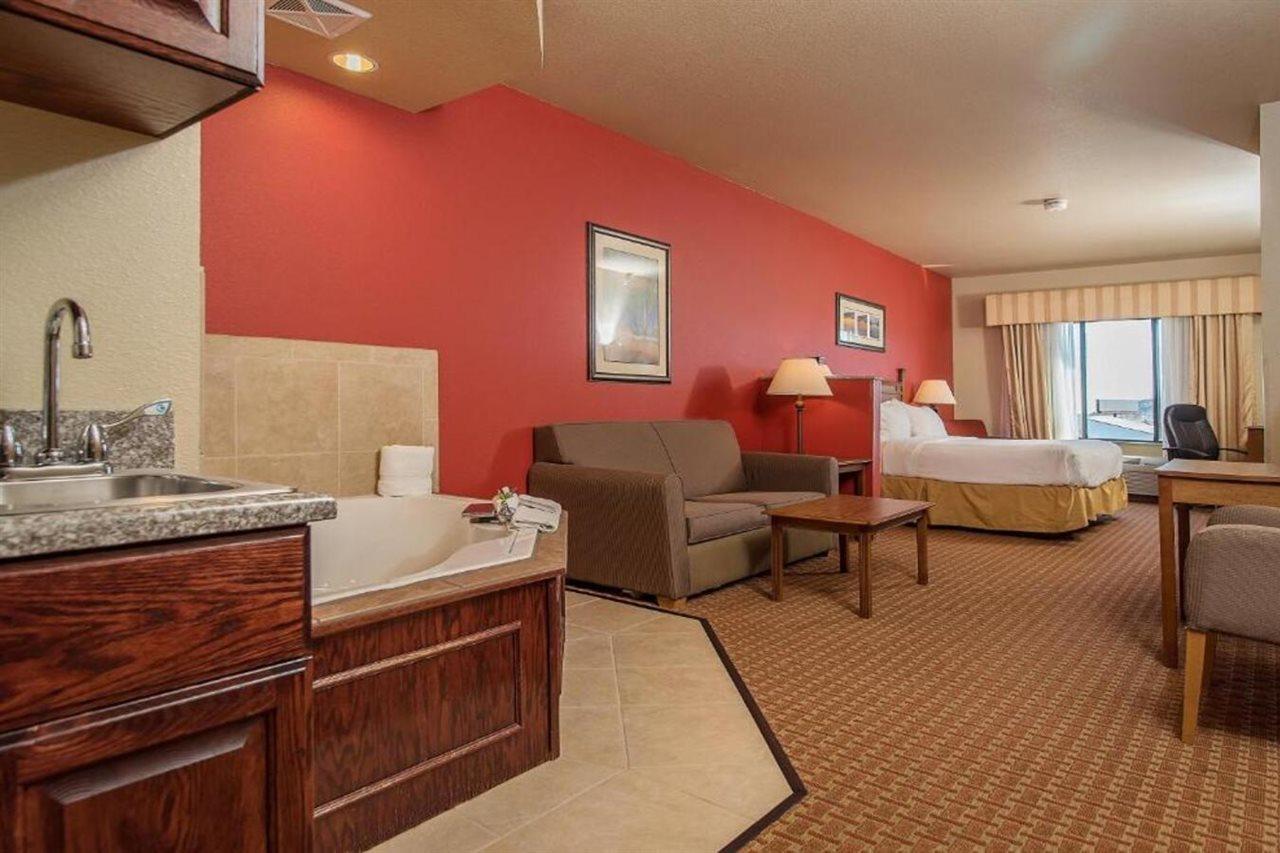 Baymont Inn & Suites By Wyndham Sturgis Zewnętrze zdjęcie